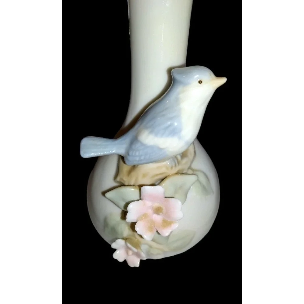 Vintage Bluejay bird vase and flowers